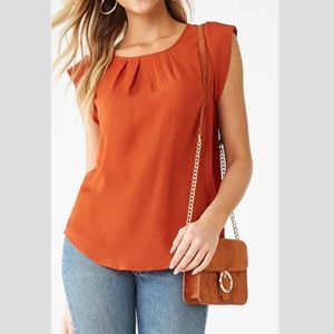 Pleat-Front High-Low Vented Top